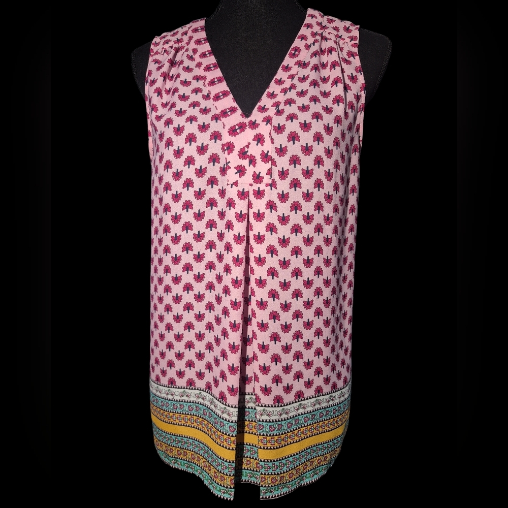 Violet + Claire Pink Floral Sleeveless V-Neck Flowy Lightweight Blouse - Sz Med